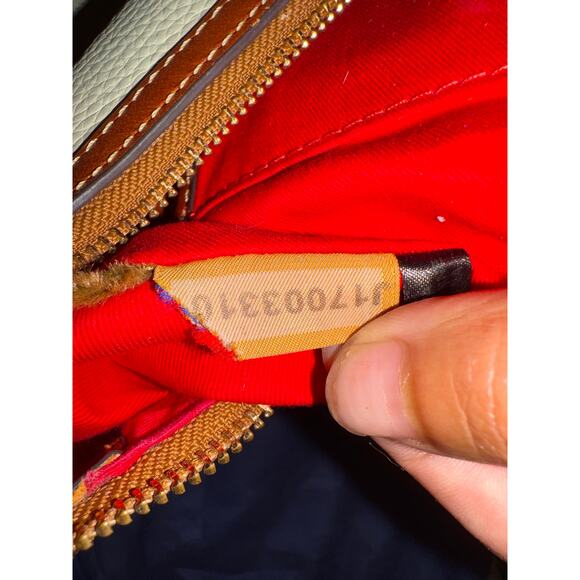 Dooney & Bourke Pebble Piper cream Crossbody Bag  Extra strap+ Dust bag EUC - Picture 14 of 16